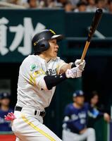 ７回、柳田が右越えに３ランを放つ