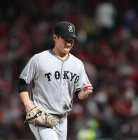２回、先制点を失い、ベンチに戻る井上（撮影・北村雅宏）