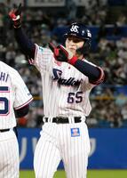 ４回、適時打を放ったヤクルト・鈴木叶