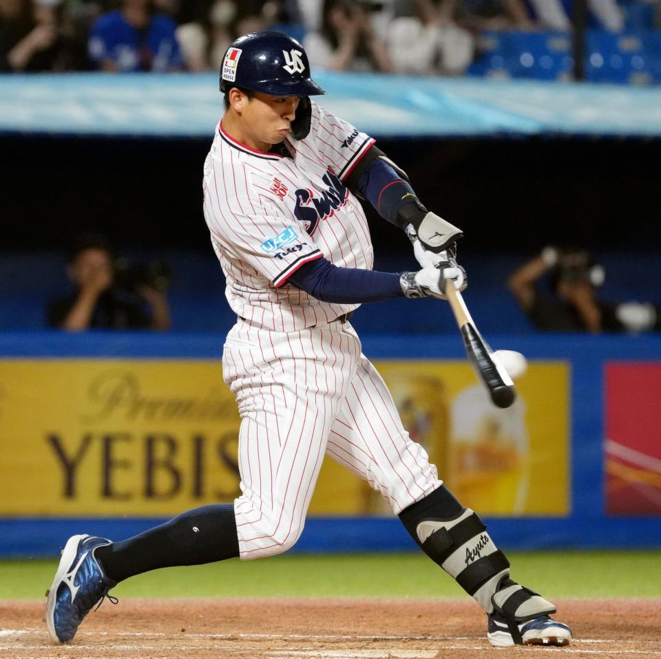 １回、松下が左前に適時打を放つ