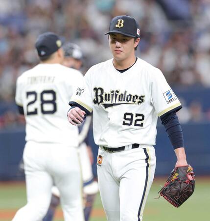 　１回、６点を奪われ途中降板する陳睦衡（撮影・立川洋一郎）