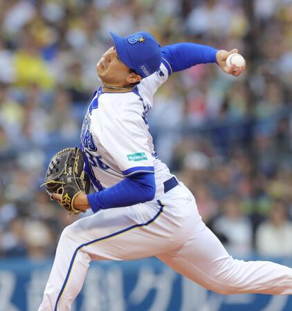 力投する尾形（撮影・吉澤敬太）
