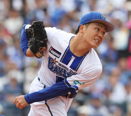 広島打線相手に力投する片山（撮影・佐々木彰尚）