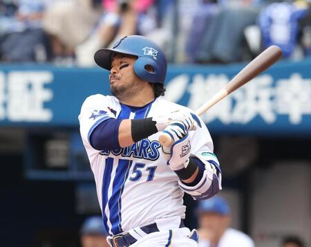１回、宮崎は左前に適時打を放つ（撮影・佐々木彰尚）