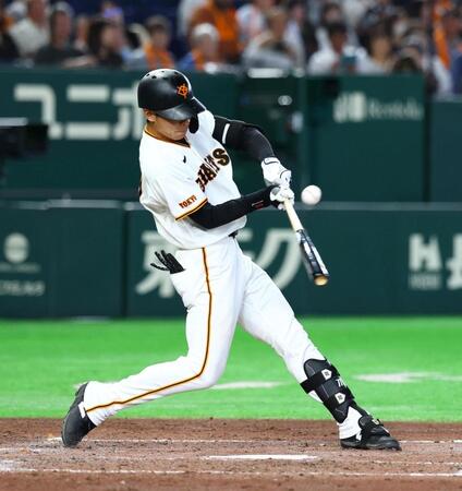 ３回、１点適時二塁打を放つ平山（撮影・石井剣太郎）