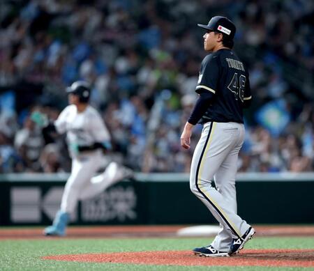 ２回、長谷川に逆転２ランを浴びた東松（撮影・金田祐二）