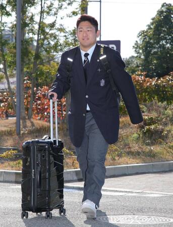 入寮するオリックス・野上士耀捕手＝２０２６年１月