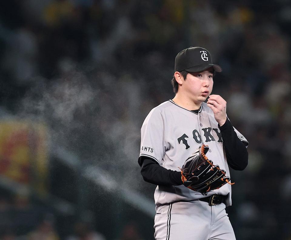初回のマウンドに上がる竹丸（撮影・西田忠信）