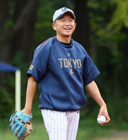 　練習中に笑顔を見せる石川