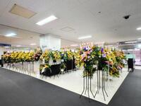 唐川が引退試合を迎え球場エントランスには多くの花が届く