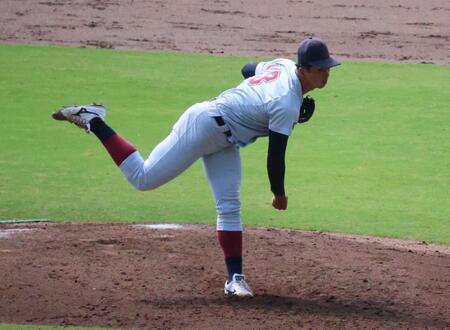 ５回から登板した近大・宮原廉