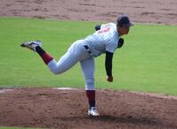 ５回から登板した近大・宮原廉