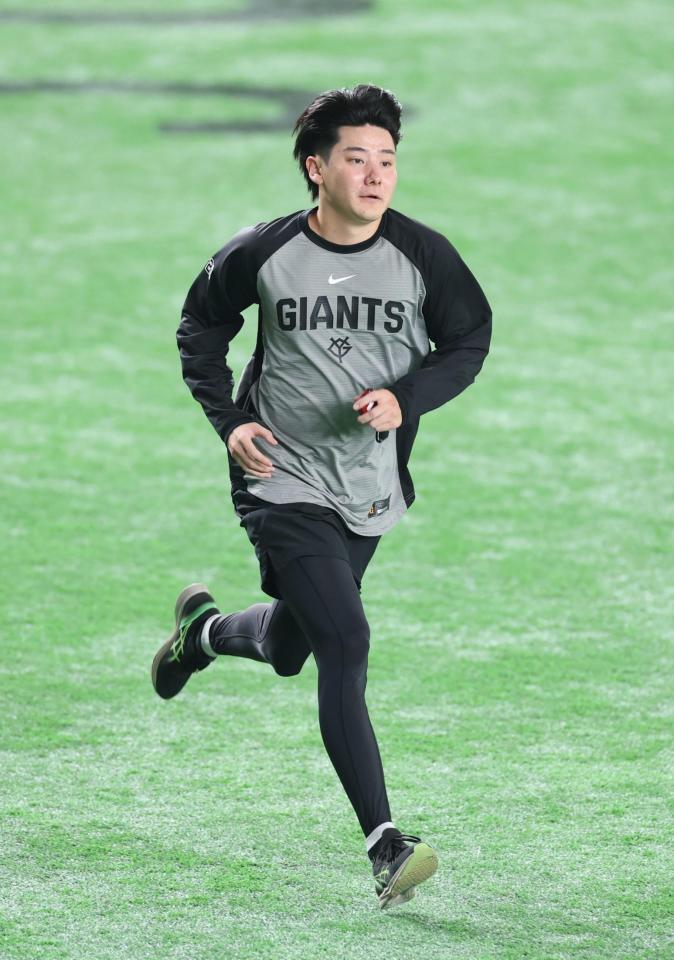 調整する竹丸（撮影・金田祐二）