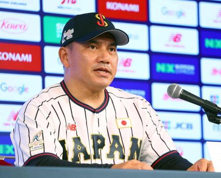 　会見する侍ジャパン・井口監督（撮影・石井剣太郎）