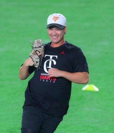 笑顔を見せる井上（撮影・石井剣太郎）