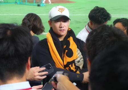 取材に応じる井上（撮影・石井剣太郎）