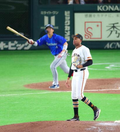 ９回、度会に勝ち越し本塁打を許したマルティネス（撮影・石井剣太郎）