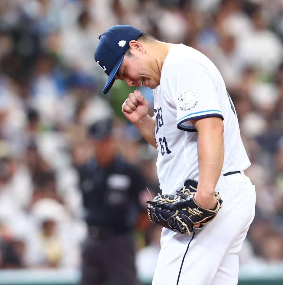 ５回、ピンチを招き、うつむく平良（撮影・中島達哉）
