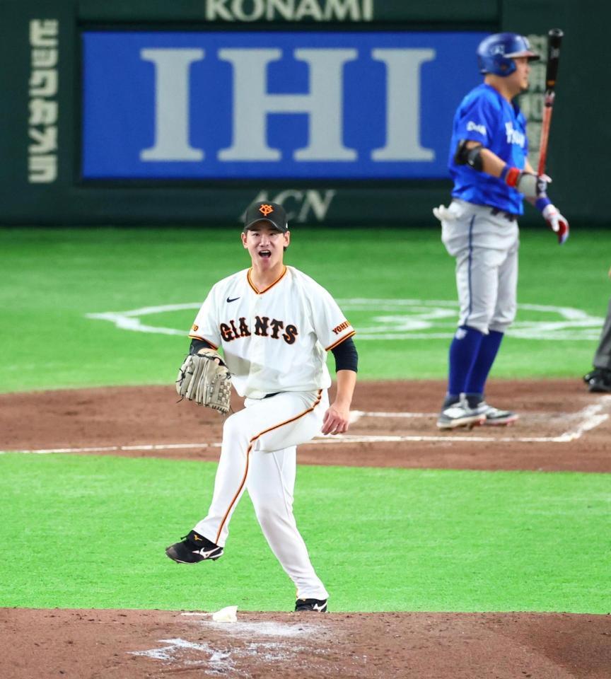 ４回、筒香を空振り三振とし吠える井上（撮影・石井剣太郎）