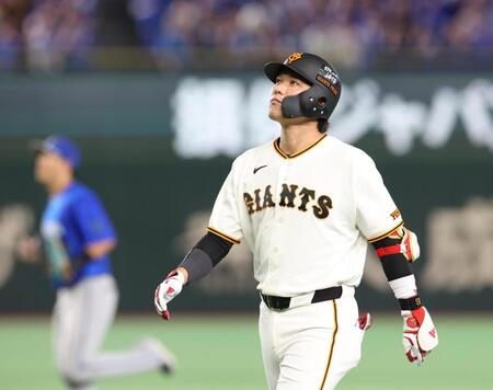 ８回、左飛に倒れた代打・坂本（撮影・佐々木彰尚）