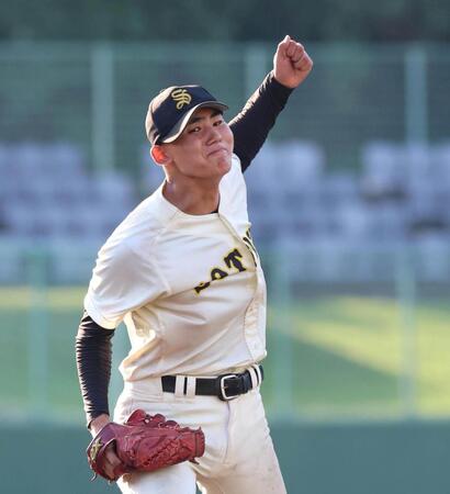 最後を締めた崇徳・西結多は拳を振り下ろす（撮影・北村雅宏）