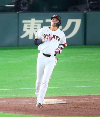 ８回、レフトフライに倒れた坂本（撮影・石井剣太郎）