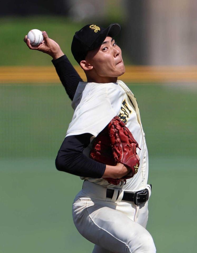 　先発し力投する崇徳・西
