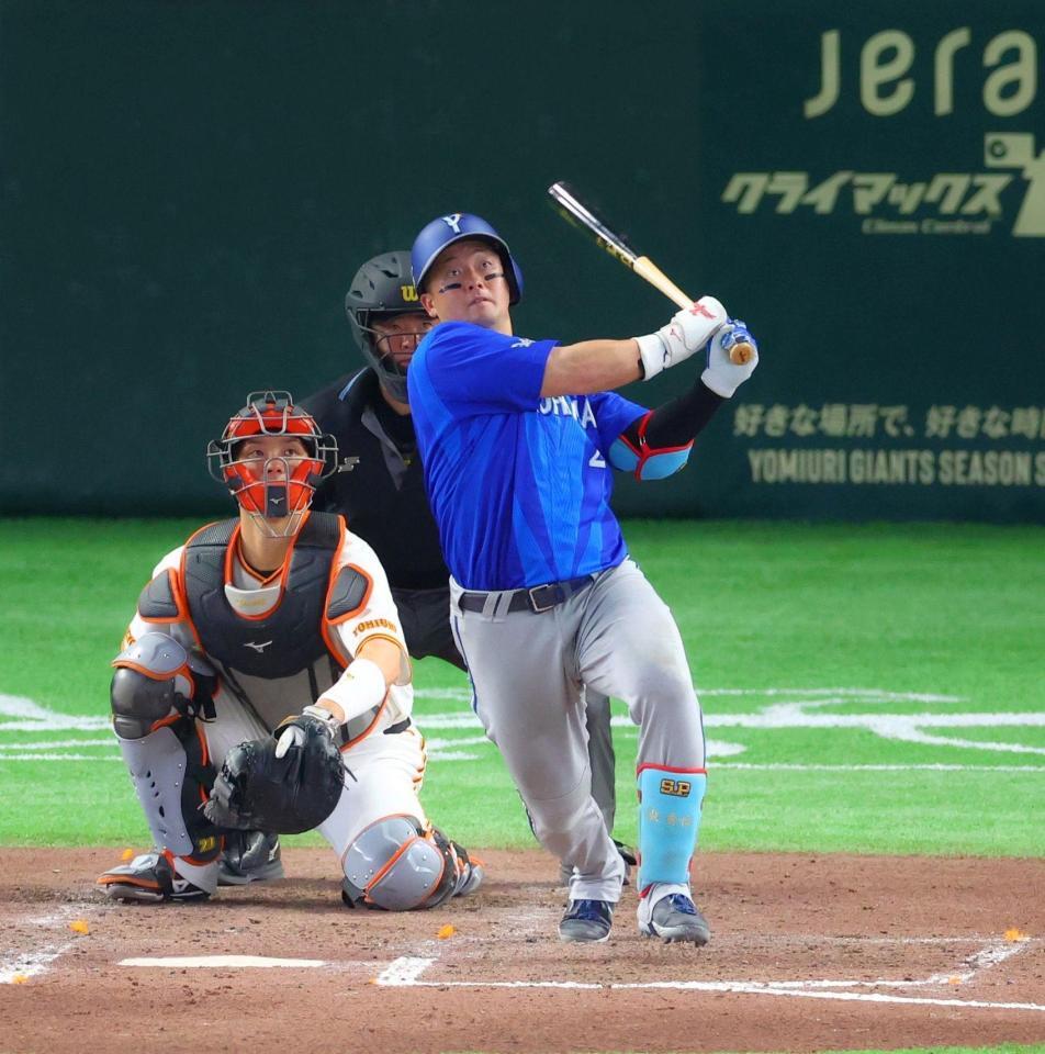 ８回、本塁打を放つ牧（撮影・石井剣太郎）