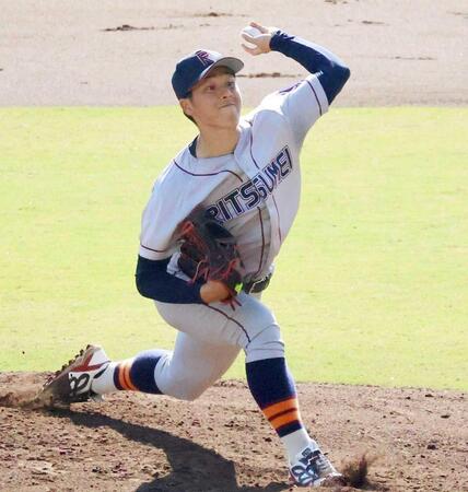 　完投勝利を挙げた立命大・有馬