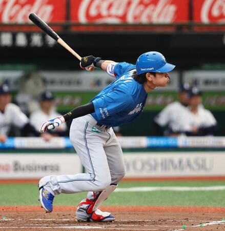 ２回、先制適時打を放つ野村（撮影・中島達哉）