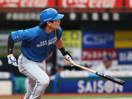 ２回、先制適時打を放つ野村（撮影・中島達哉）