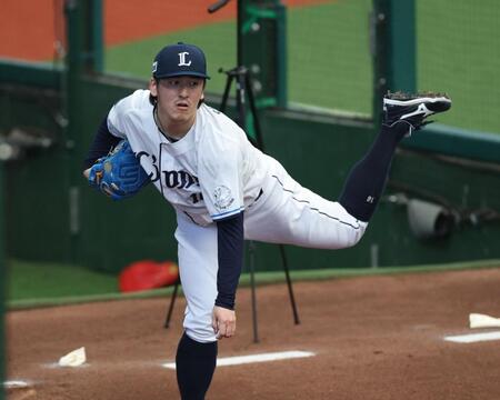ブルペンで調整する隅田（撮影・金田祐二）