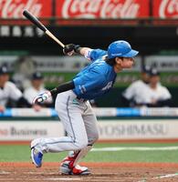 ２回、先制適時打を放つ野村（撮影・中島達哉）