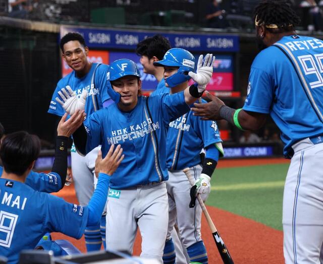 日ハム　大一番で奇策「偽装スクイズ」