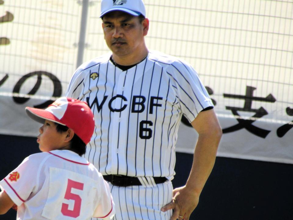 「ＪＡ全農ＷＣＢＦ少年野球教室」に参加した侍ジャパン・井口監督