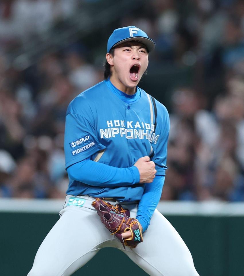 ８回、小島を左邪飛に仕留め雄たけびをあげる孫易磊（撮影・金田祐二）