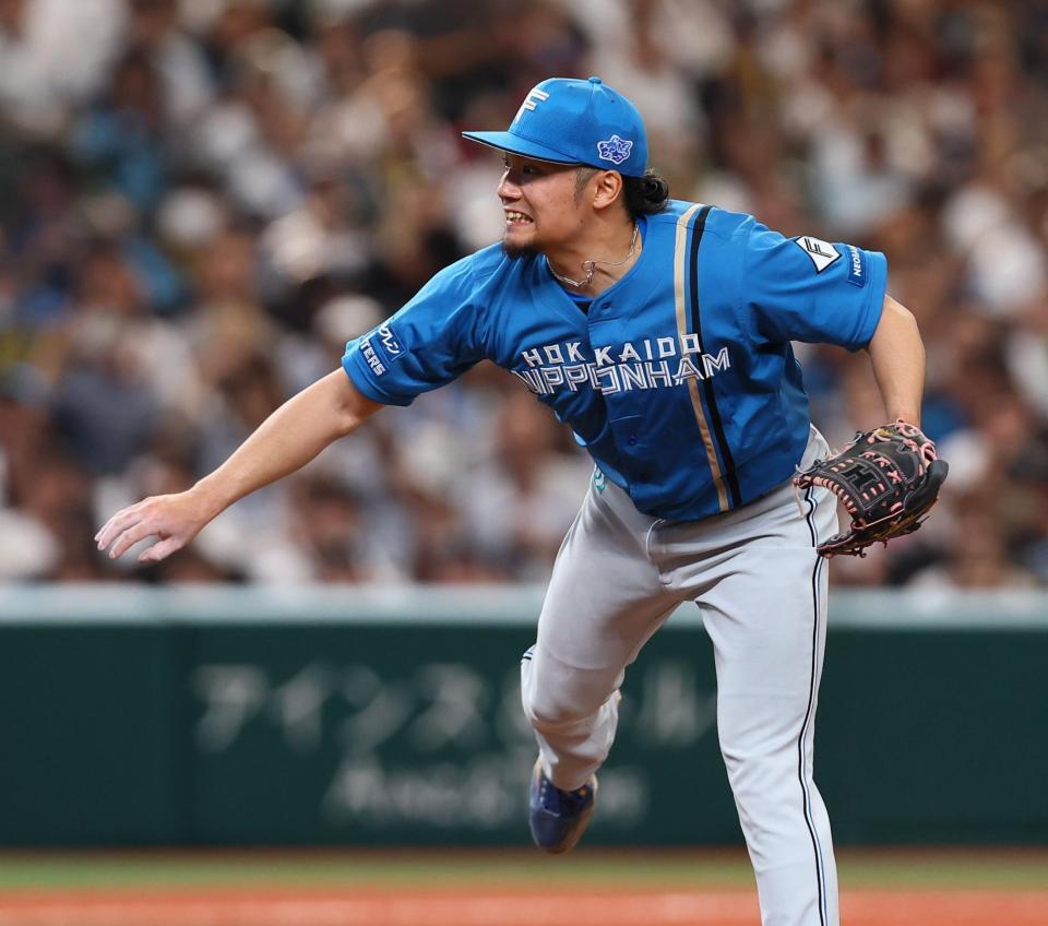 ５回、痛みに耐えながら力投する伊藤（撮影・中島達哉）