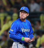 ドジャース ムーキー・ベッツの2歳長男が始球式で激カワ行動 マウンド