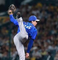 力投する先発の尾形（撮影・西田忠信）