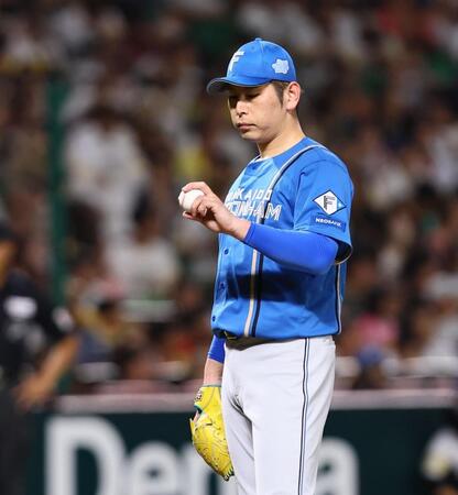 ３回、同点を許し、肩を落とす加藤（撮影・中島達哉）