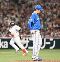 ５回、正木（左）に２ランを浴びた加藤