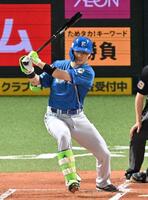 １回、先制の右前適時打を放つ清宮幸