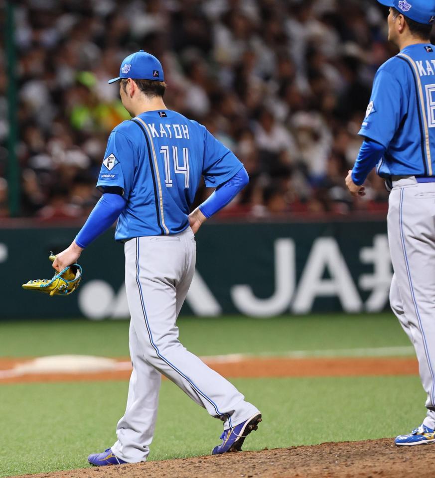 ５回途中で降板する加藤（撮影・中島達哉）