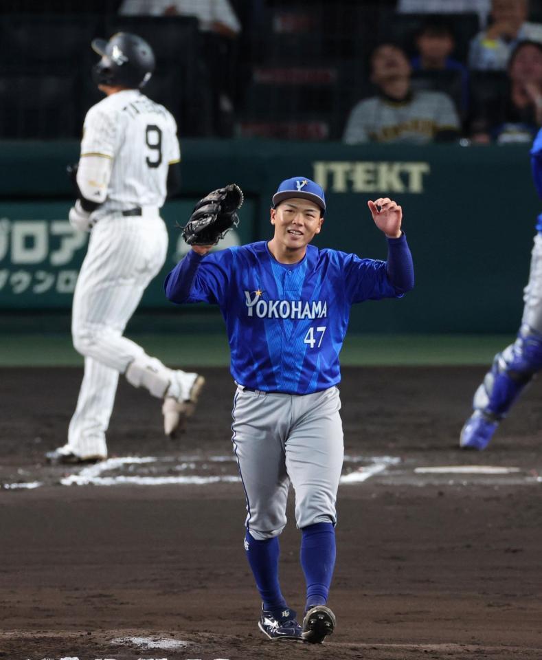 ６回、片山は立石を空振り三振に打ち取る（撮影・山口登）