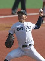 先発し力投する大垣日大・上田