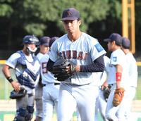 ９回、降板する近大・宮原廉（撮影・高部洋祐）
