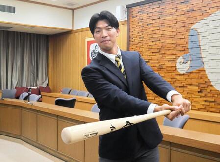 ヤクルトから２位指名を受けた佐藤悠太