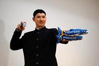 日本ハムから１位指名を受けた山梨学院・菰田