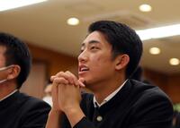 ドラフト会議を前に姿を現した横浜高の織田翔希