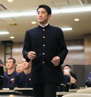 巨人から１位指名を受けた横浜高の織田翔希